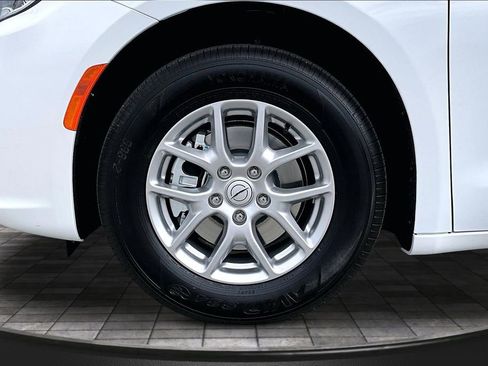 New 2026 Chrysler Pacifica Select FWD image 33