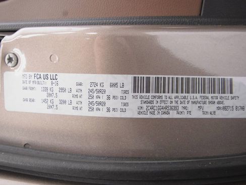 Used 2017 Chrysler Pacifica Limited FWD image 34