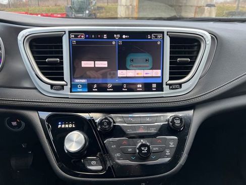 New 2026 Chrysler Pacifica Select image 25