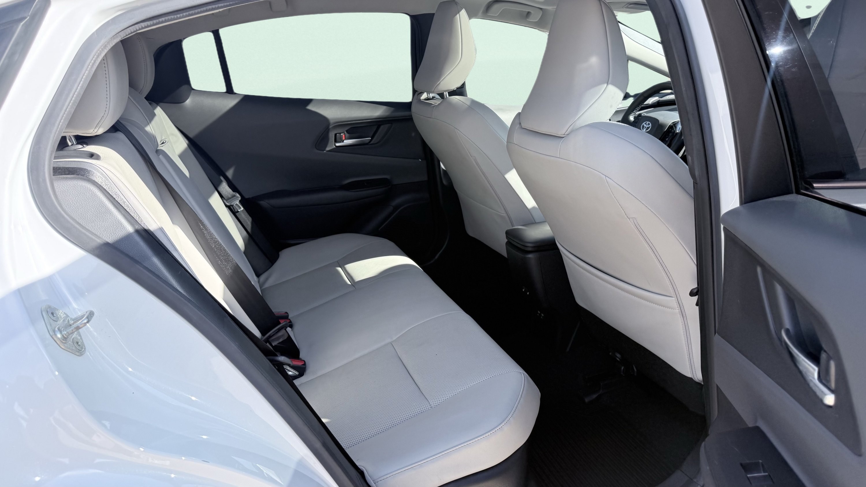 Used 2023 Toyota Prius Limited w/ Limited Premium Package AWD/4WD image 35