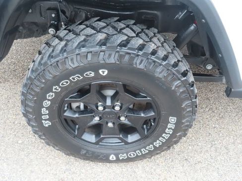 Used 2022 Jeep Gladiator Sport AWD/4WD image 15