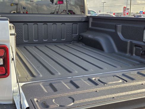 Used 2024 Jeep Gladiator Rubicon w/ Safety Group image 19