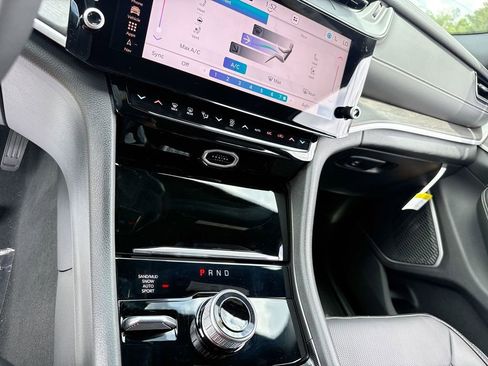 New 2026 Jeep Grand Cherokee L Limited AWD/4WD image 20
