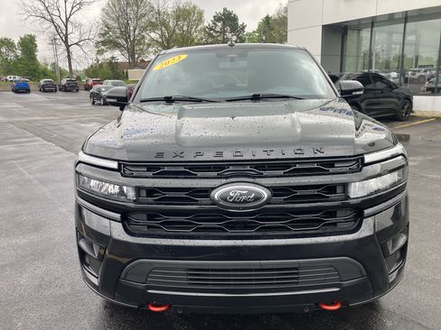 Used 2023 Ford Expedition Max Limited AWD/4WD image 2