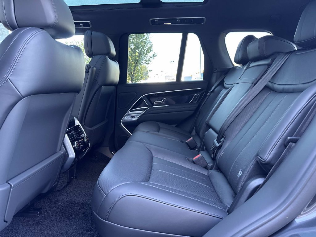 New 2027 Land Rover Range Rover SE AWD/4WD image 13