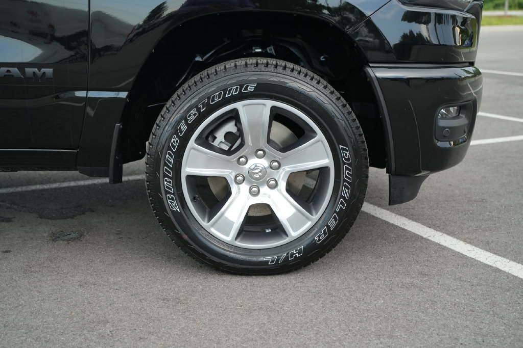 New 2026 RAM 1500 Express AWD/4WD image 47