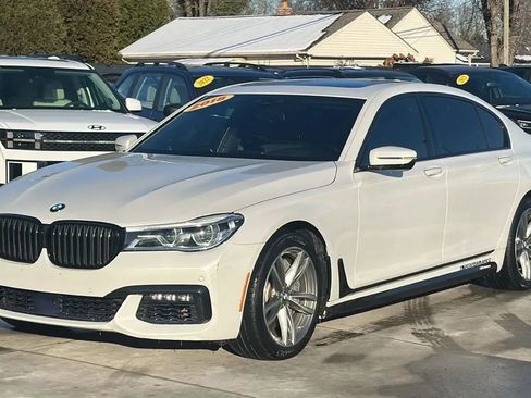 Used 2018 BMW 750i xDrive image 1