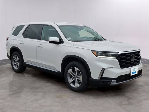 New 2025 Honda Pilot EX-L image 2