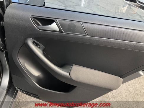 Used 2012 Volkswagen Jetta S image 19