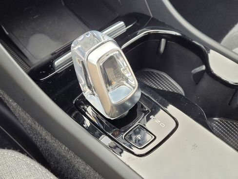 Certified 2023 Volvo XC40 Recharge Ultimate image 26