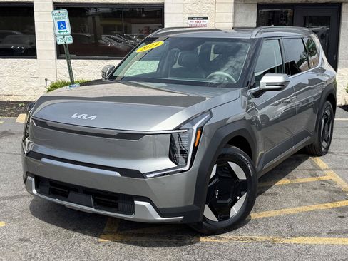 Used 2024 Kia EV9 Wind AWD/4WD image 4