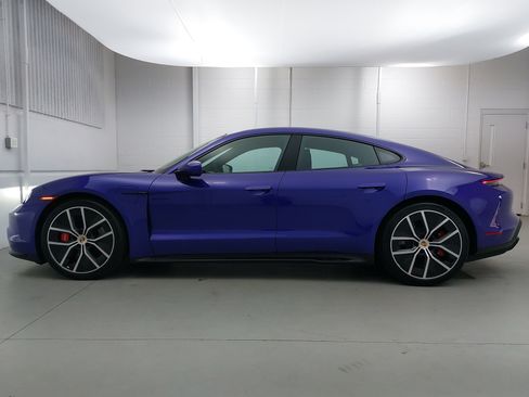 New 2025 Porsche Taycan GTS image 2