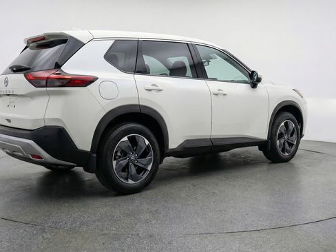 Used 2025 Nissan Rogue SV AWD/4WD image 9