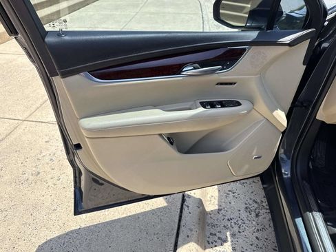 Used 2019 Cadillac XT5 Premium Luxury w/ Driver Assist Package FWD image 29