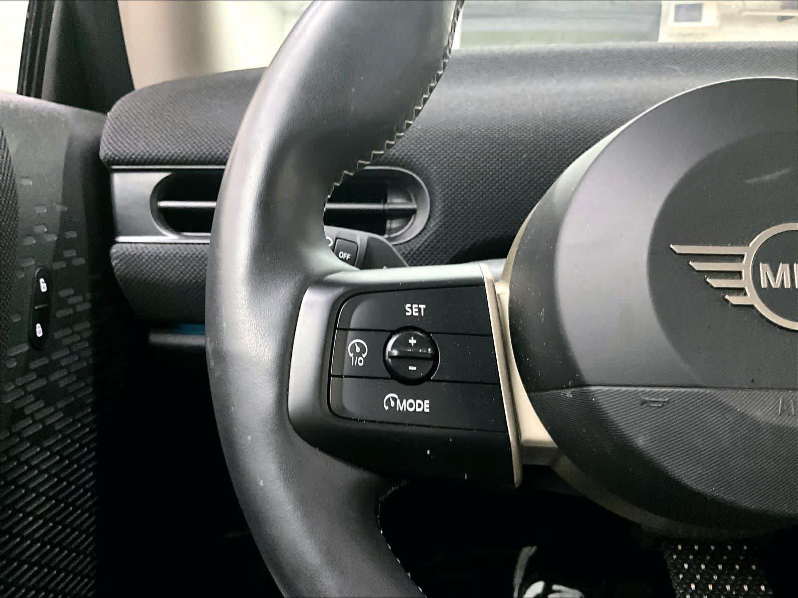Used 2025 MINI Cooper 2-Door Hardtop FWD image 20
