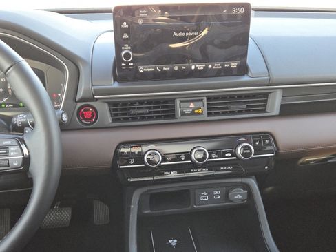 Used 2025 Honda Pilot Elite image 30