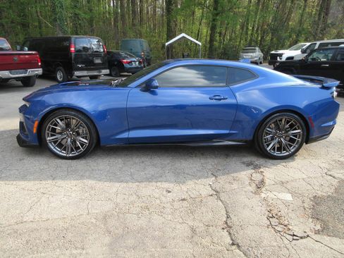 Used 2022 Chevrolet Camaro ZL1 image 2
