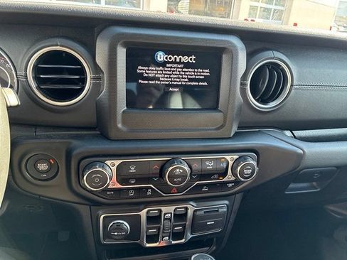 Used 2021 Jeep Wrangler Unlimited Sahara AWD/4WD image 29