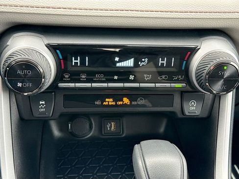 Used 2025 Toyota RAV4 XLE image 16