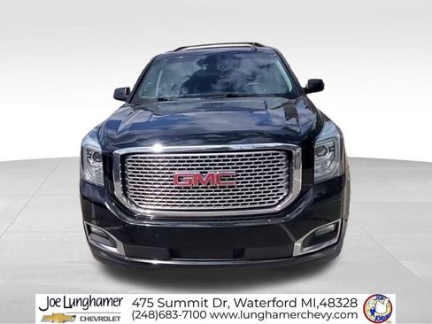 Used 2015 GMC Yukon XL Denali w/ Premium Package AWD/4WD image 3