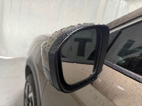 Used 2025 Nissan Kicks SV FWD image 7