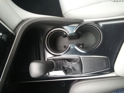 Used 2018 Toyota Camry SE image 14