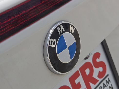 Used 2010 BMW M3 Convertible RWD image 10