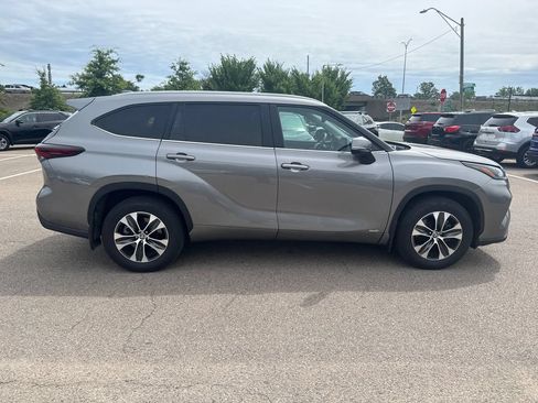 Used 2026 Toyota Highlander XLE AWD/4WD image 10