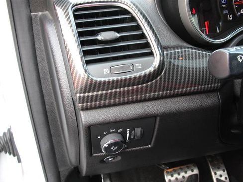 Used 2017 Jeep Grand Cherokee SRT image 31