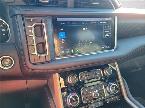 Used 2021 GMC Yukon XL Denali w/ Denali Premium Package image 23