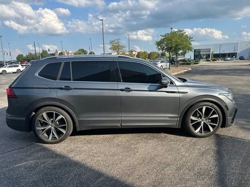 Used 2023 Volkswagen Tiguan SEL R-Line AWD/4WD image 2