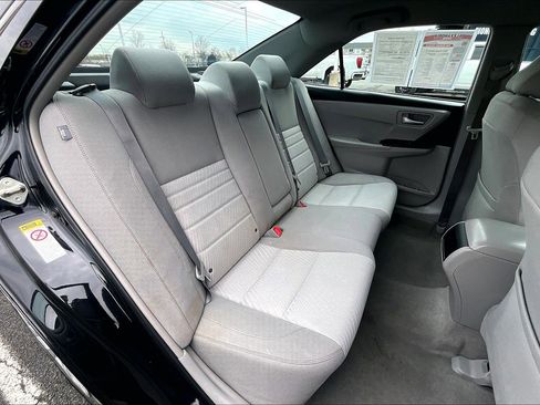 Used 2015 Toyota Camry LE image 25