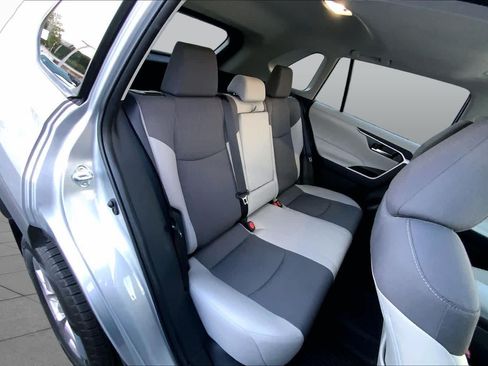 Used 2025 Toyota RAV4 XLE w/ Convenience Package FWD image 19