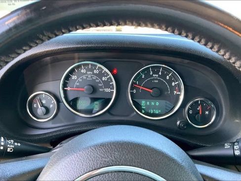 Used 2018 Jeep Wrangler Unlimited Sahara AWD/4WD image 20