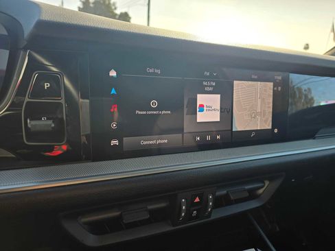 Used 2024 Porsche Cayenne image 28