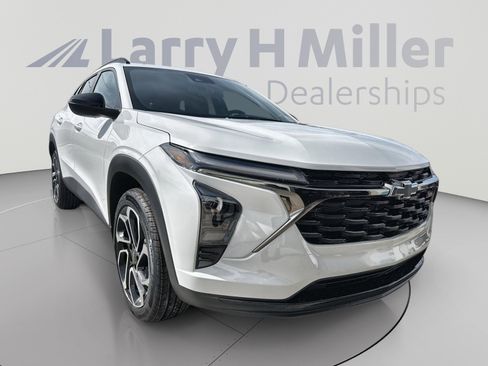New 2026 Chevrolet Trax RS w/ Driver Confidence Package FWD image 16