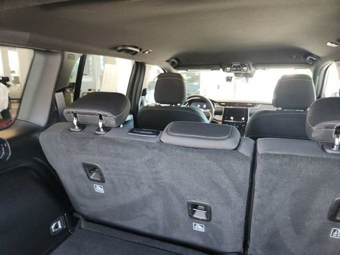 Certified 2025 Jeep Grand Cherokee Laredo w/ Luxury Tech Group I RWD image 44