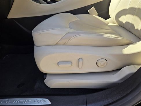 Used 2019 Buick Envision Essence image 22