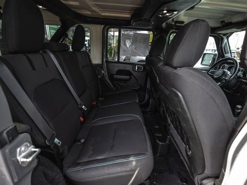 Used 2023 Jeep Wrangler Unlimited Rubicon 4xe w/ Cold Weather Group AWD/4WD image 31