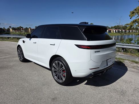 Certified 2024 Land Rover Range Rover Sport Dynamic SE AWD/4WD image 2