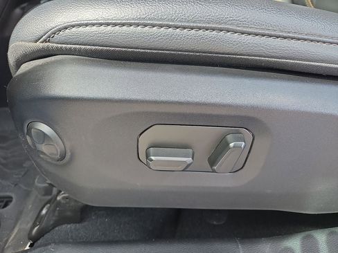 Used 2024 Jeep Gladiator Sport image 22