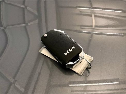 Used 2023 Kia Sorento LX AWD/4WD image 9