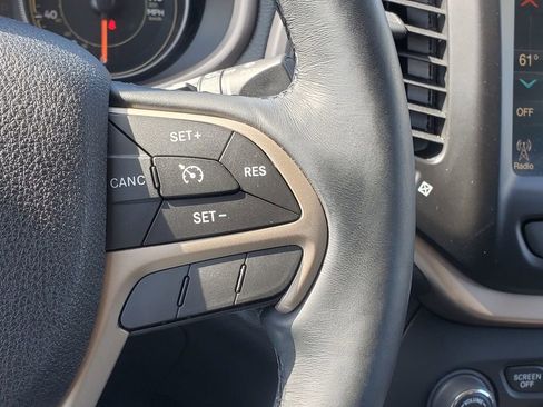 Used 2016 Jeep Cherokee Limited AWD/4WD image 19