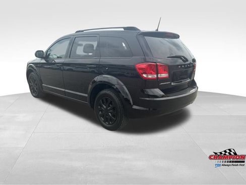 Used 2019 Dodge Journey SE FWD image 3