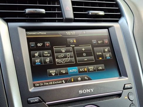 Used 2016 Ford Fusion Titanium AWD/4WD image 17