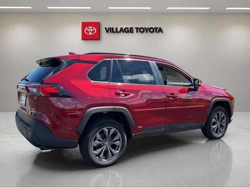 Certified 2023 Toyota RAV4 XLE Premium AWD/4WD image 5