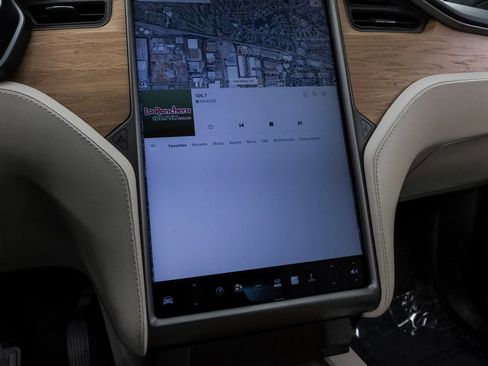 Used 2020 Tesla Model X Long Range image 36