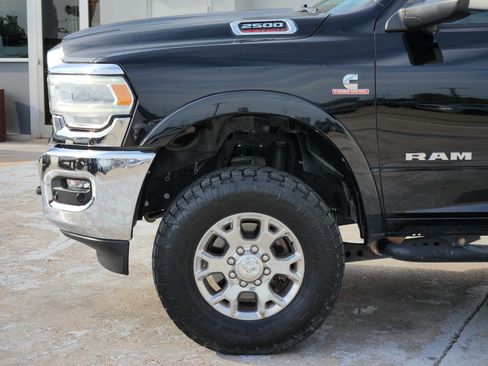 Used 2020 RAM 2500 Laramie AWD/4WD image 9