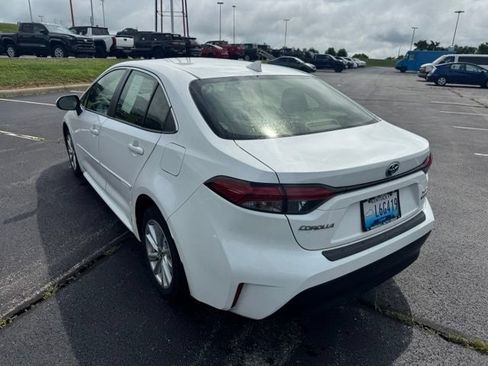 Used 2024 Toyota Corolla XLE FWD image 5