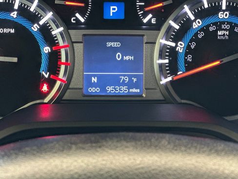 Used 2018 Toyota 4Runner SR5 image 27